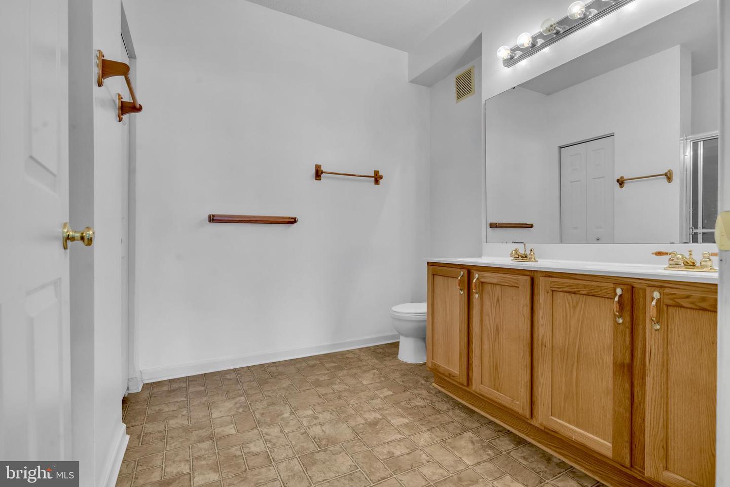 2495 Amber Orchard Ct E #101 Property Photo 18