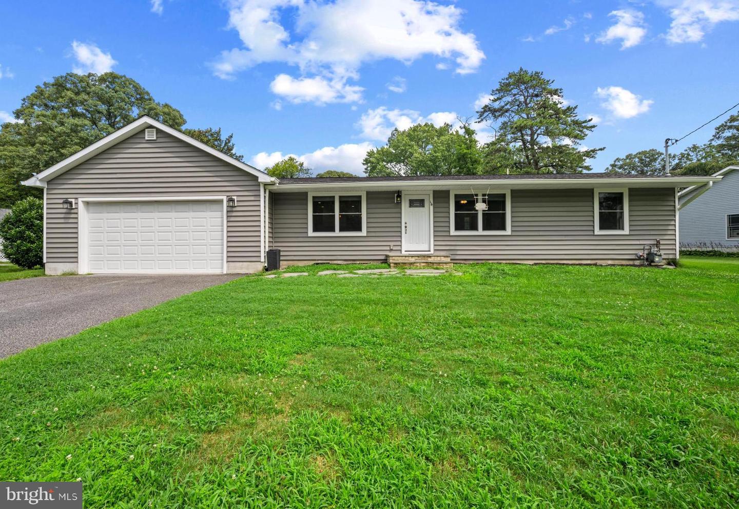14 Woodland Dr Property Photo 1