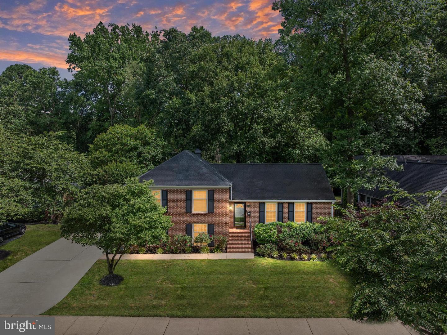1589 Crofton Pkwy Property Photo 1