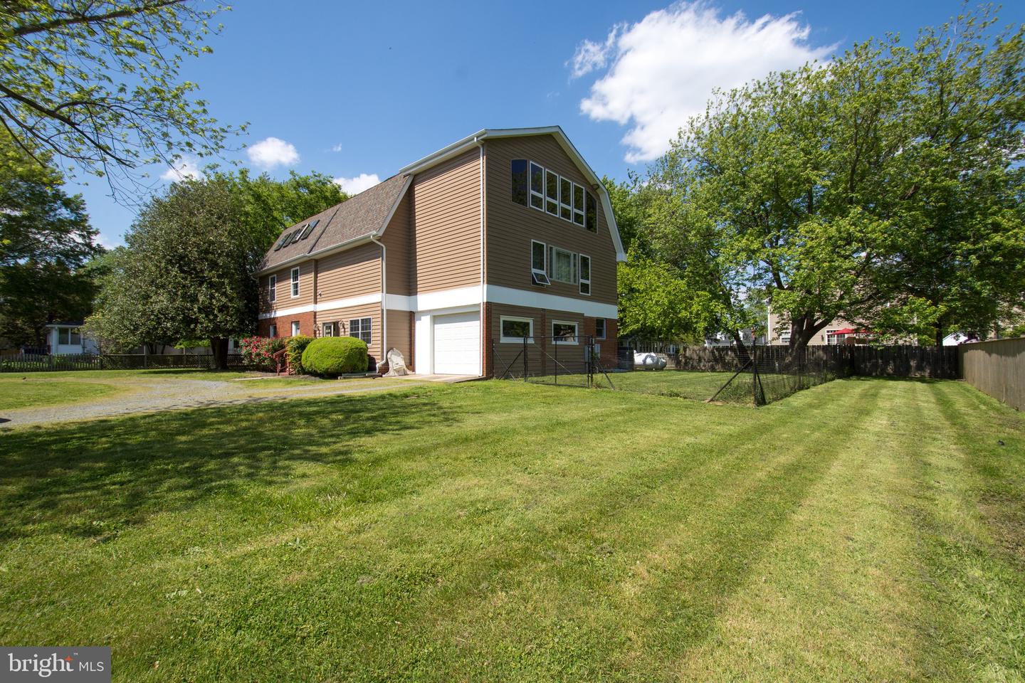 608 Charles Ave Property Photo 1