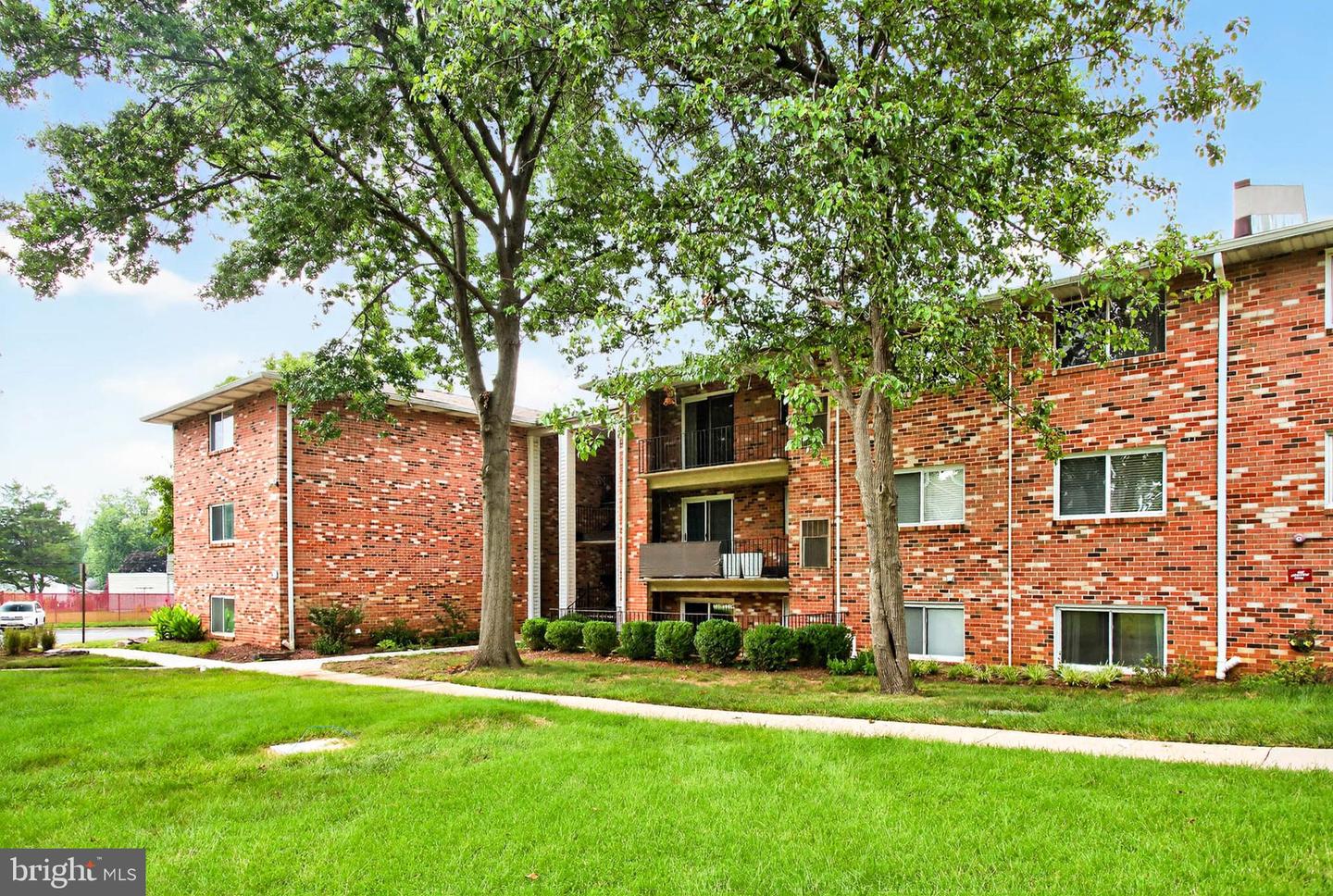 203-a Victor Pkwy #203a Property Photo 1