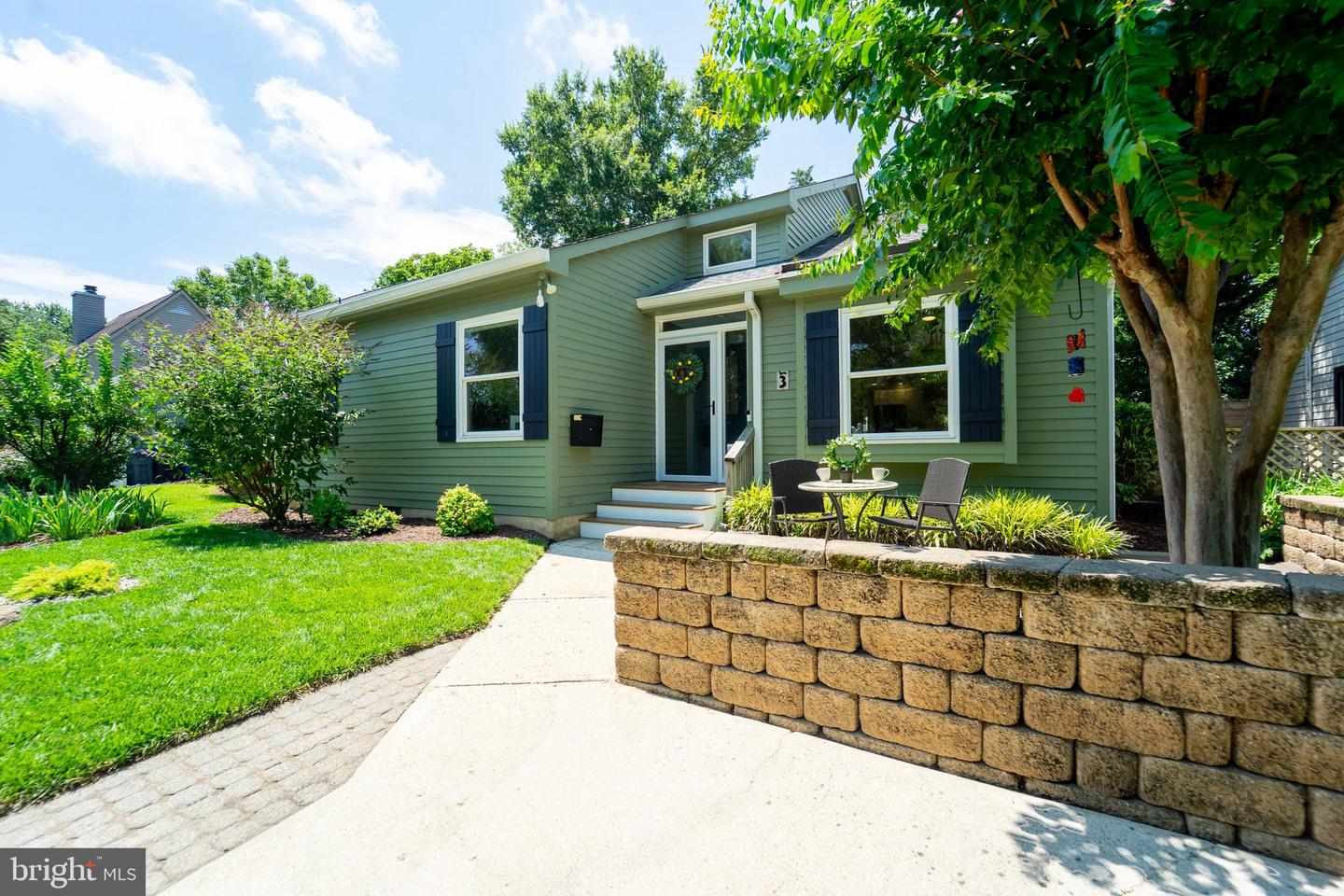 3 Constitution Sq Property Photo 1
