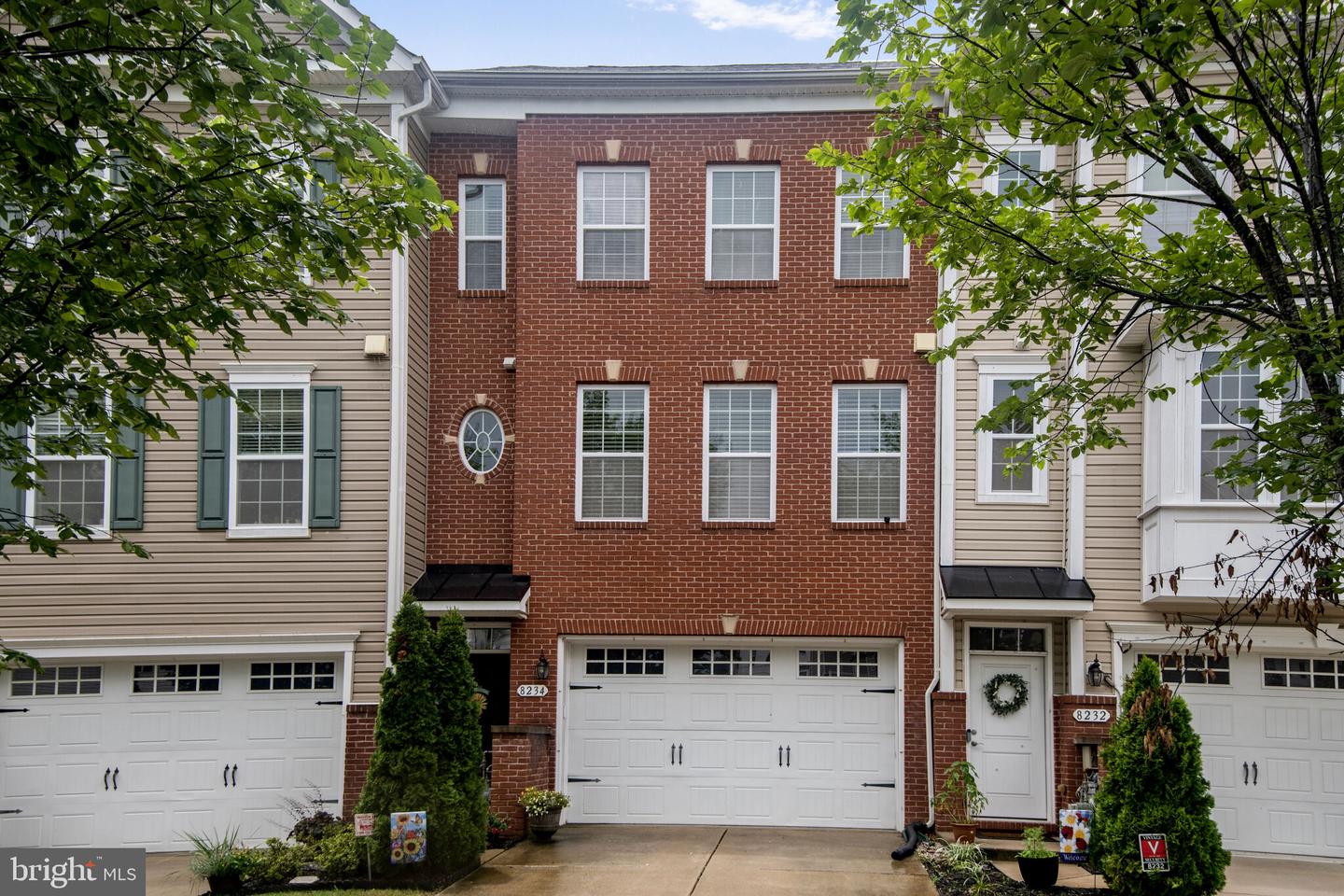 8234 WHITE STAR XING Property Photo 1