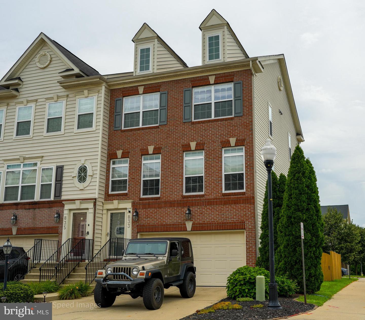 833 Oriole Ave Property Photo 1