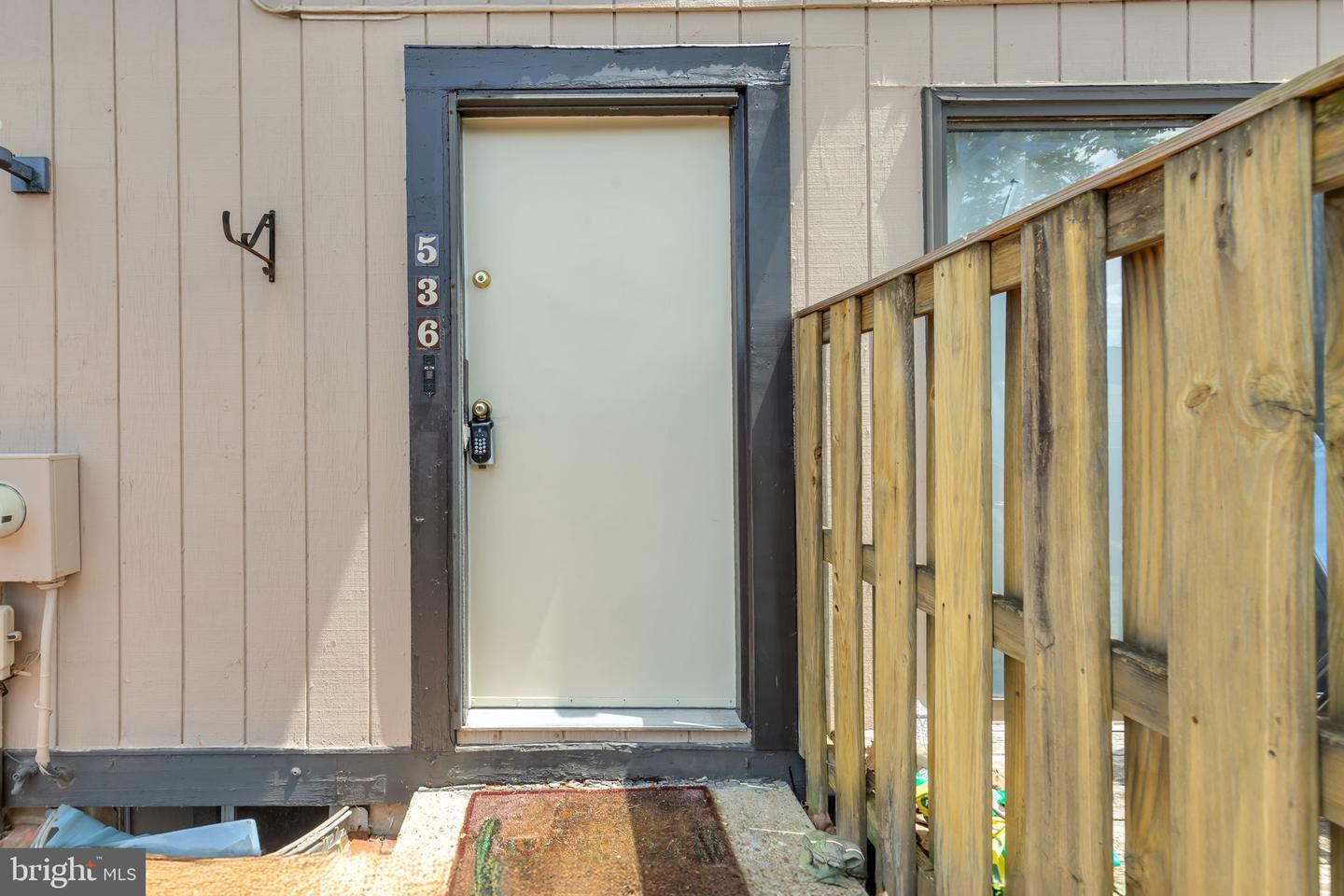 536 West Ct Property Photo 4