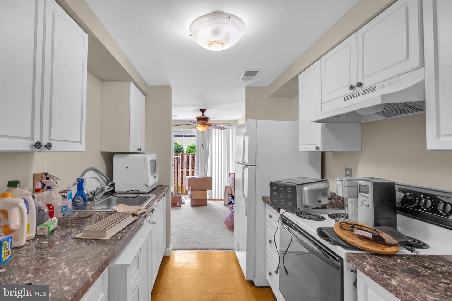 536 West Ct Property Photo 11