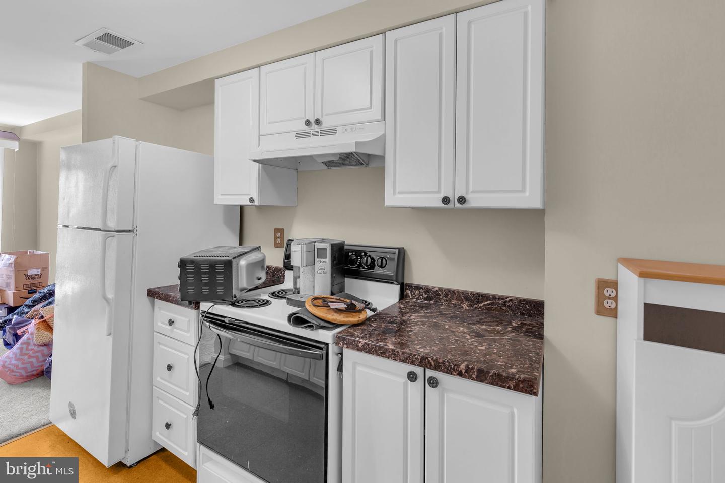 536 West Ct Property Photo 12