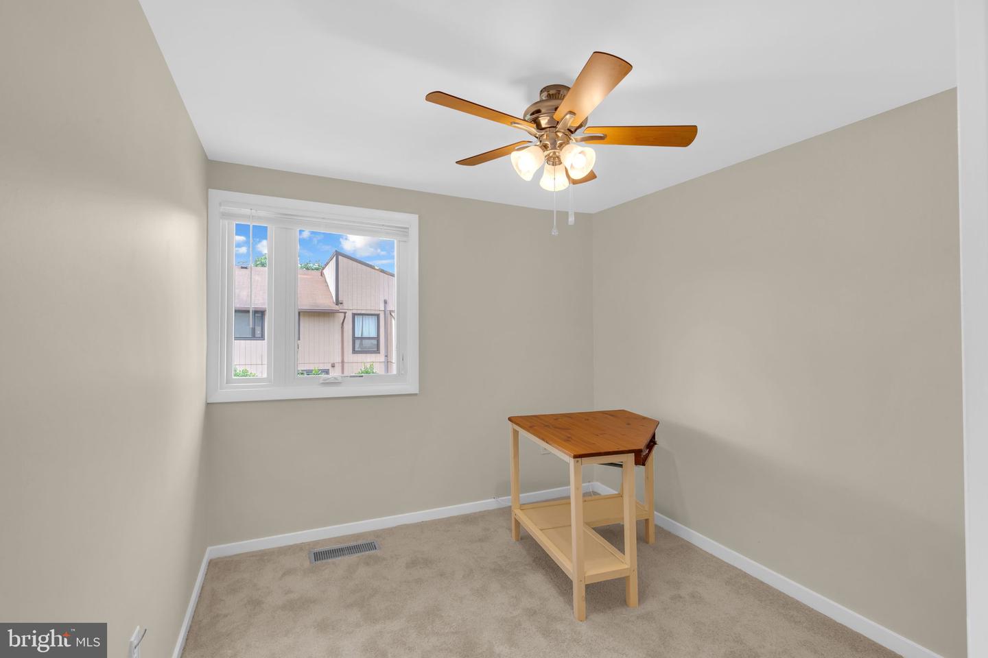 536 West Ct Property Photo 16