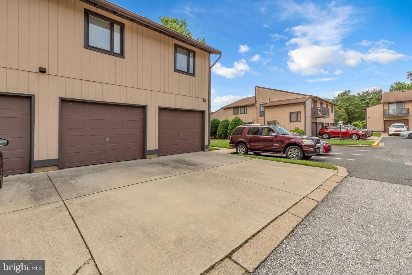 536 West Ct Property Photo 30