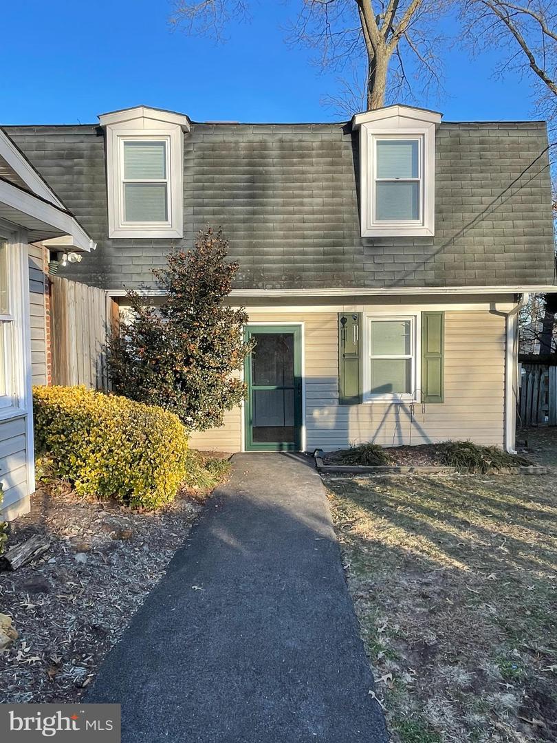 664 Arleigh Rd Property Photo 1
