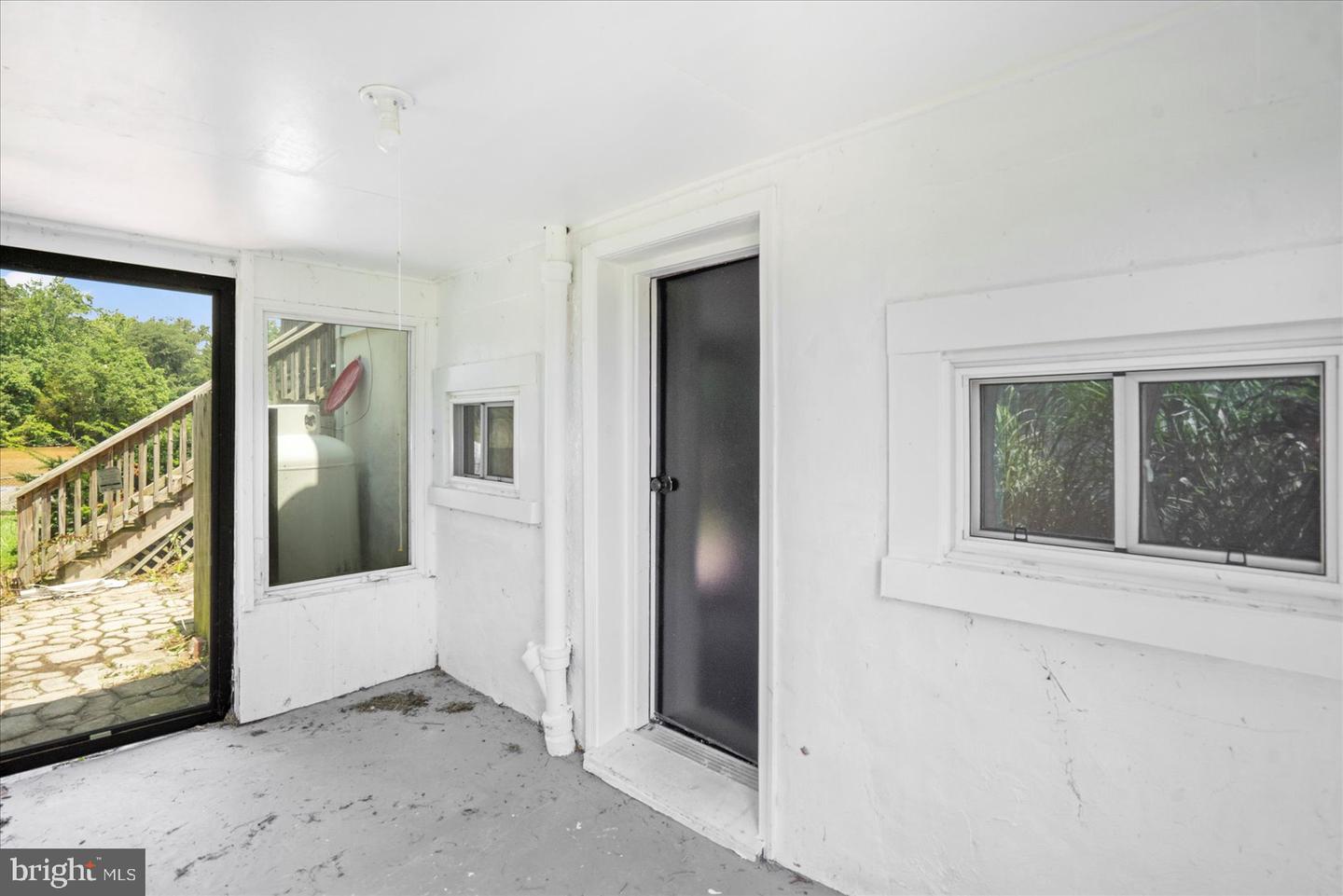 1 Beach Rd Property Photo 36
