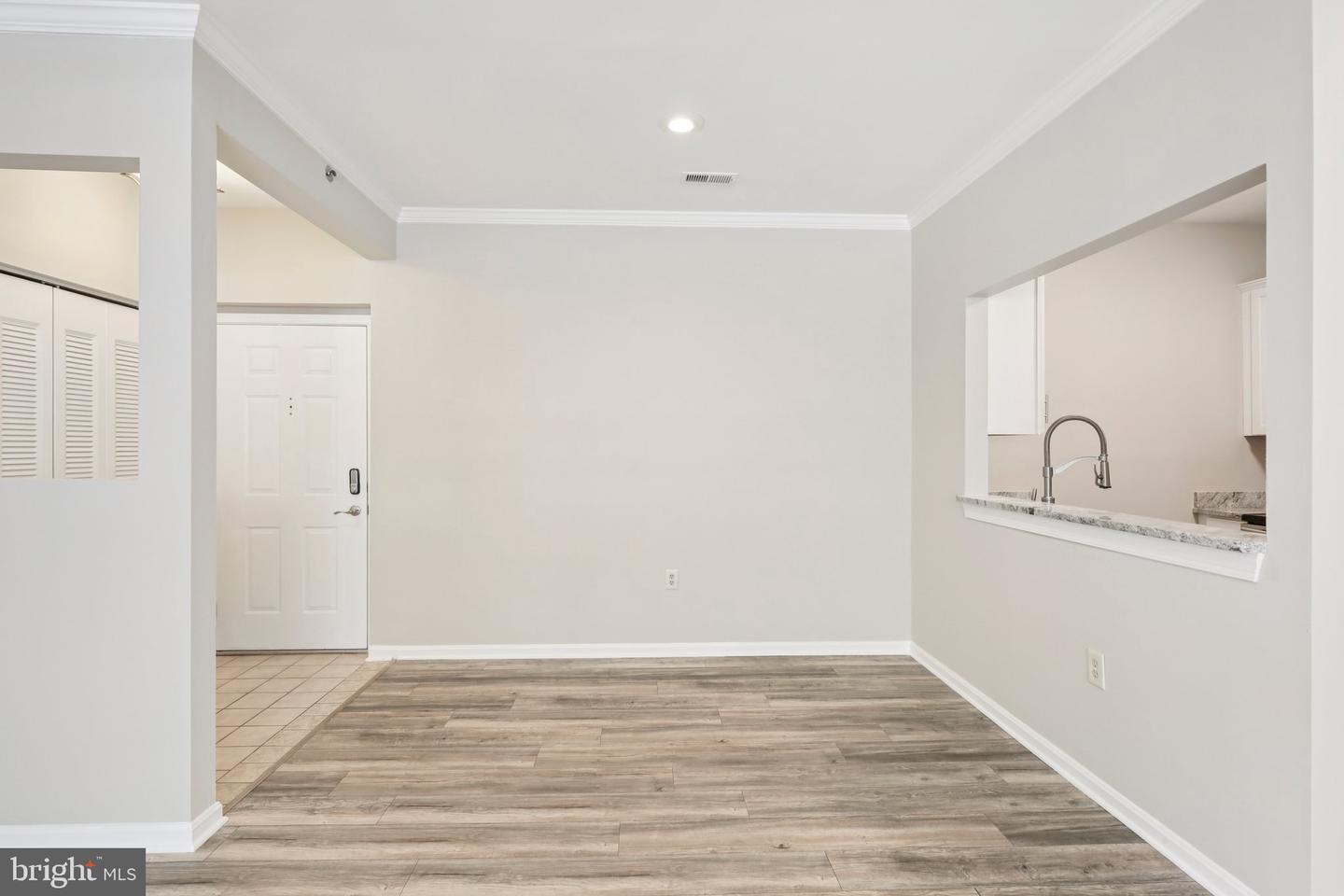 608 Rolling Hill Walk #201 Property Photo 6