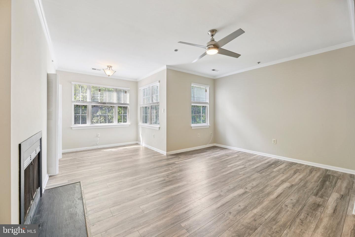 608 Rolling Hill Walk #201 Property Photo 9