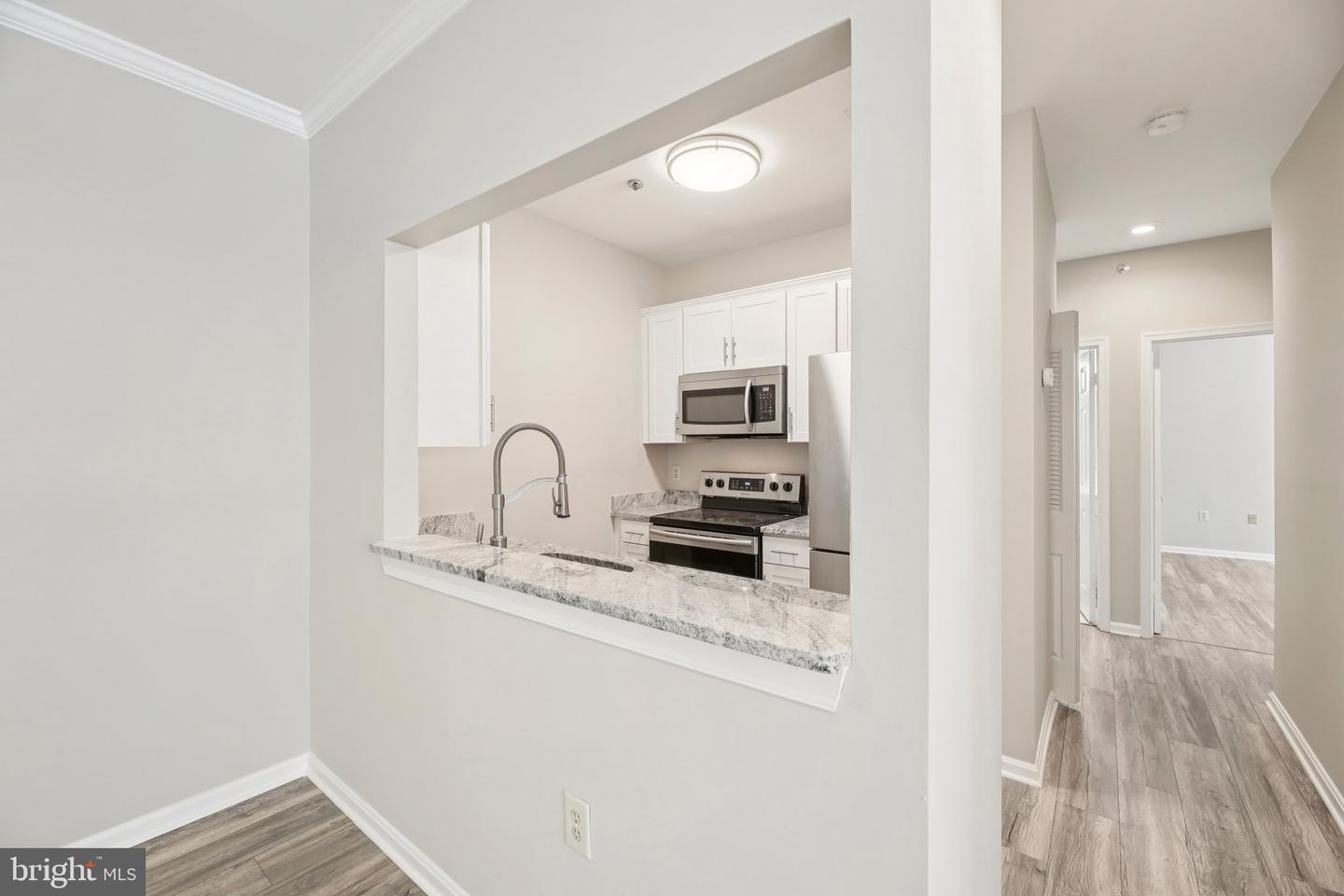608 Rolling Hill Walk #201 Property Photo 12