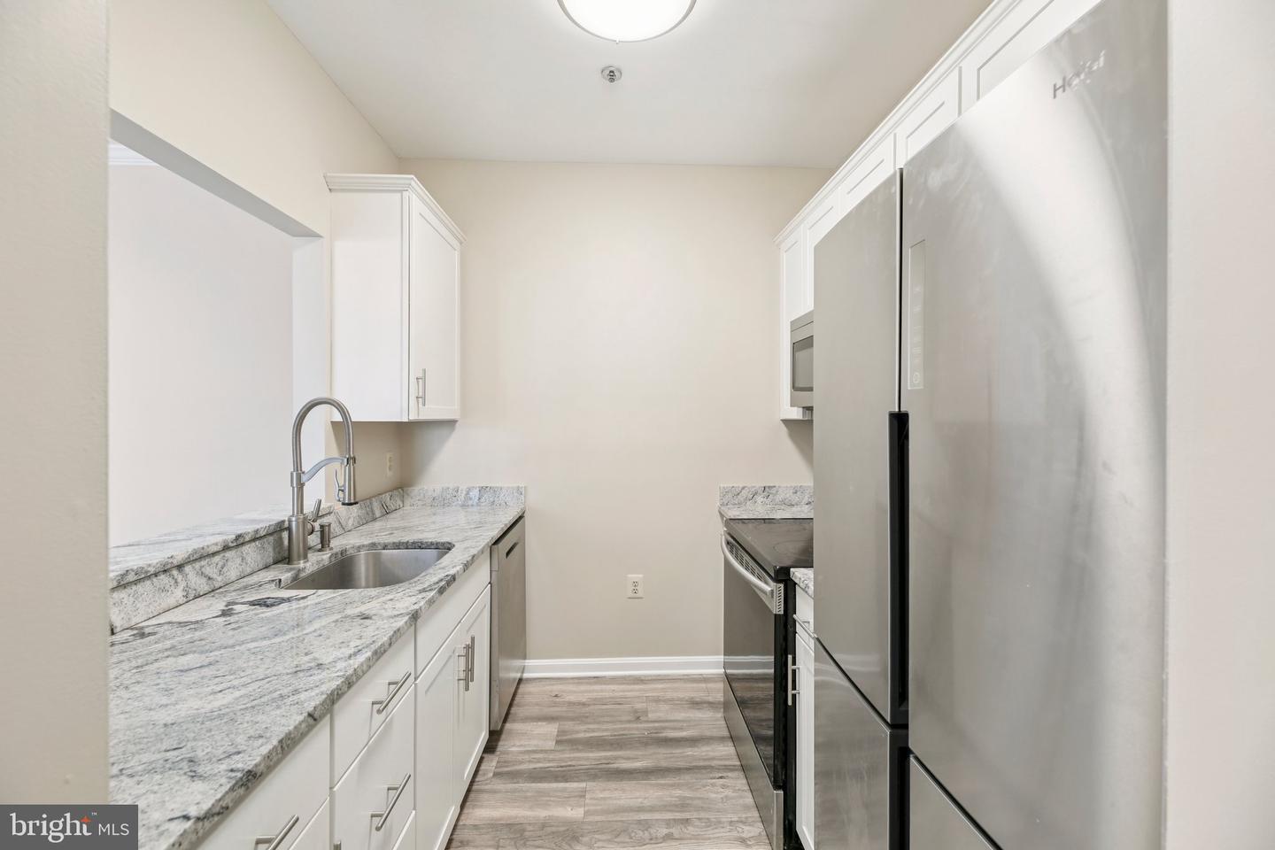 608 Rolling Hill Walk #201 Property Photo 13