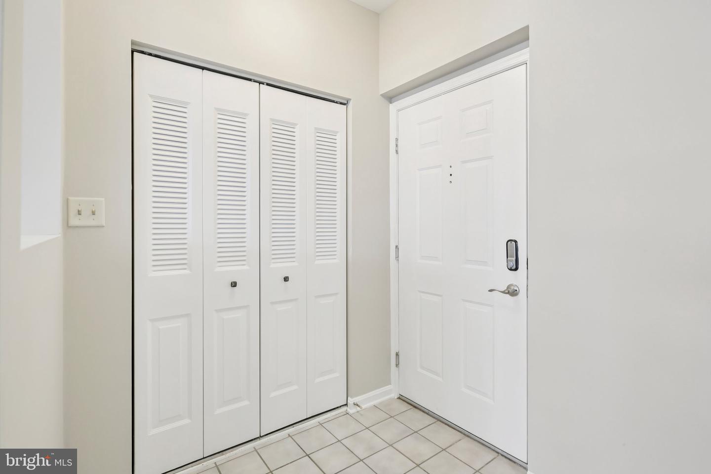 608 Rolling Hill Walk #201 Property Photo 16