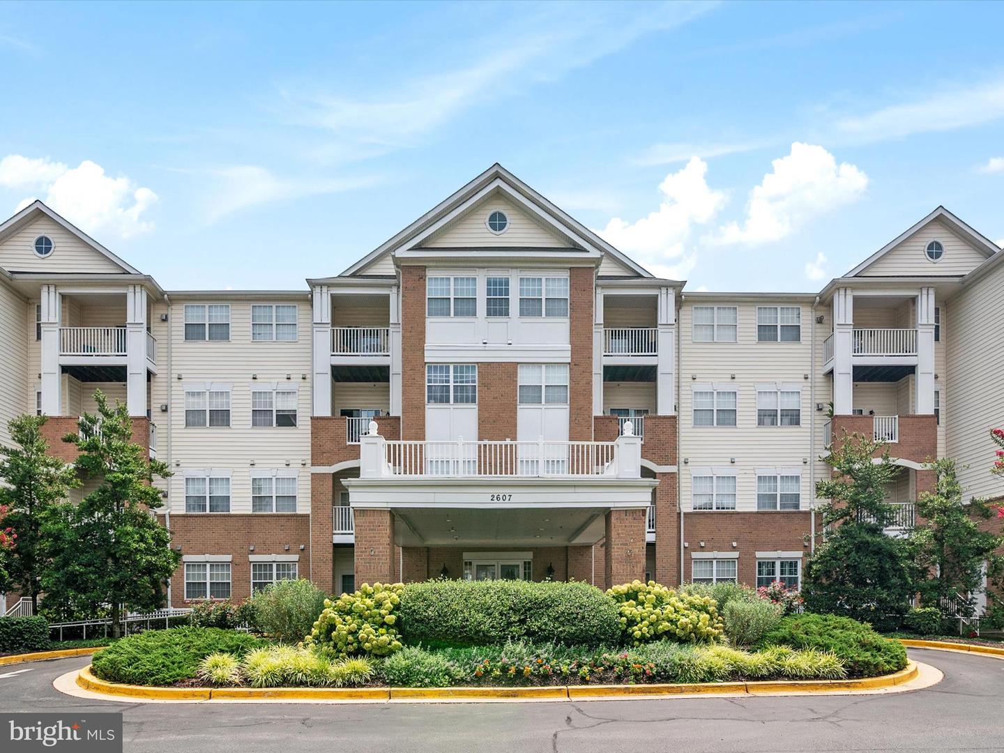 2607 Chapel Lake Dr #102 Property Photo 1