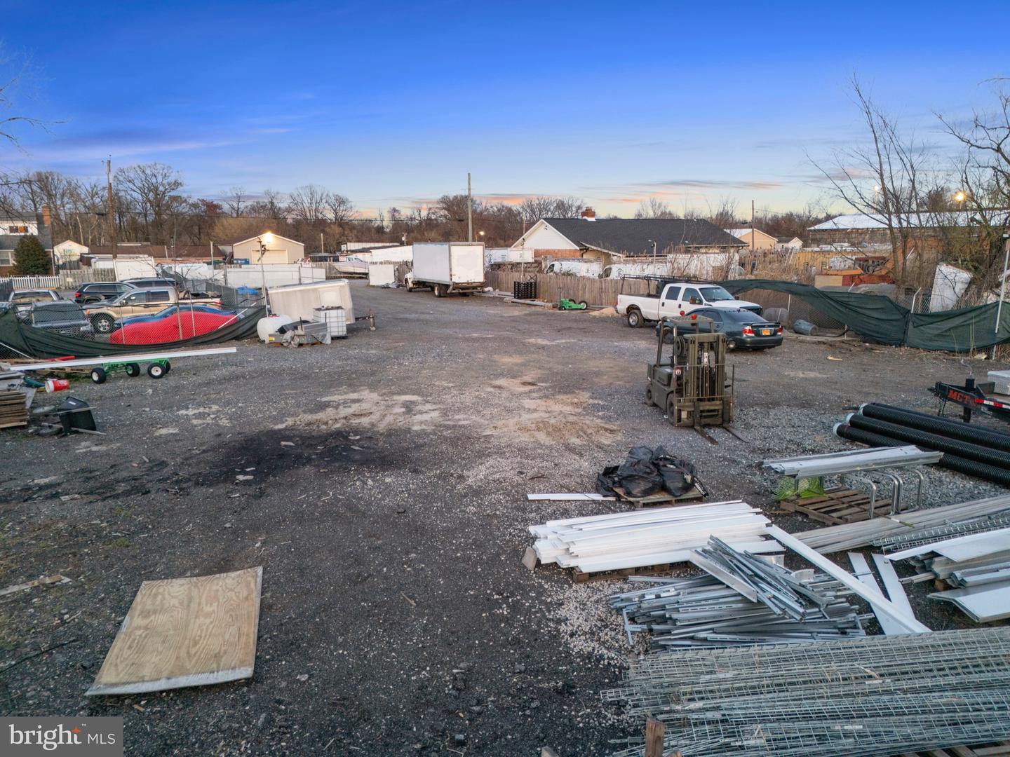 8208 Main St Property Photo 9
