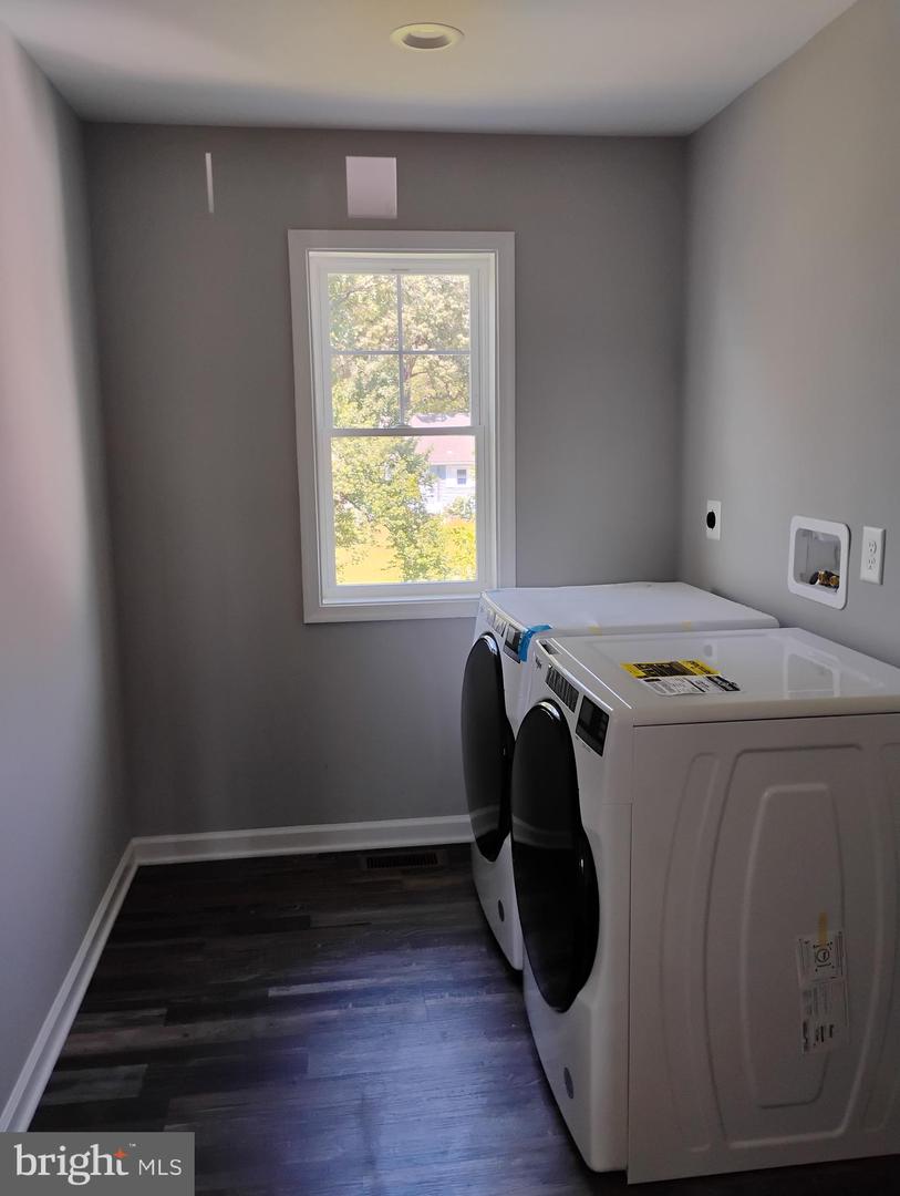 342 Beach Ave Property Photo 17