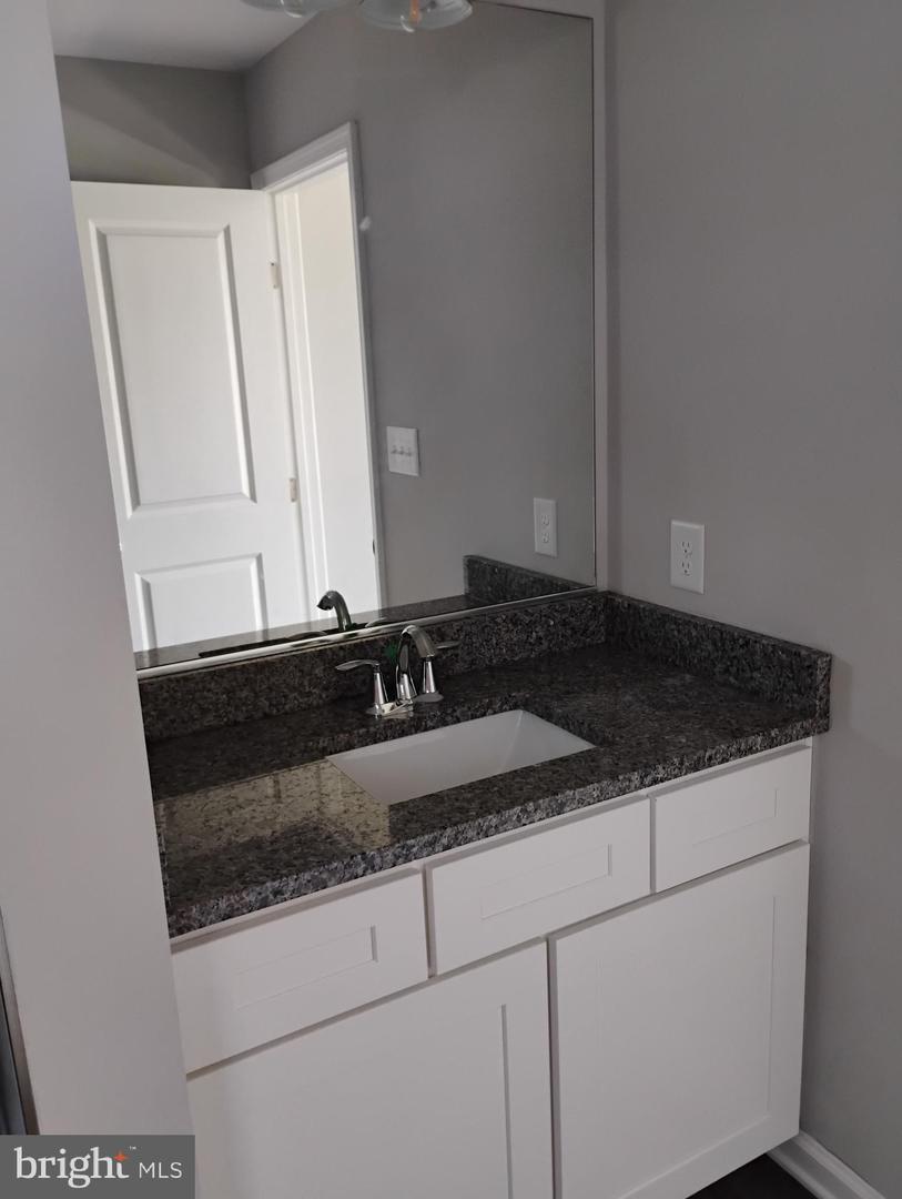 342 Beach Ave Property Photo 28