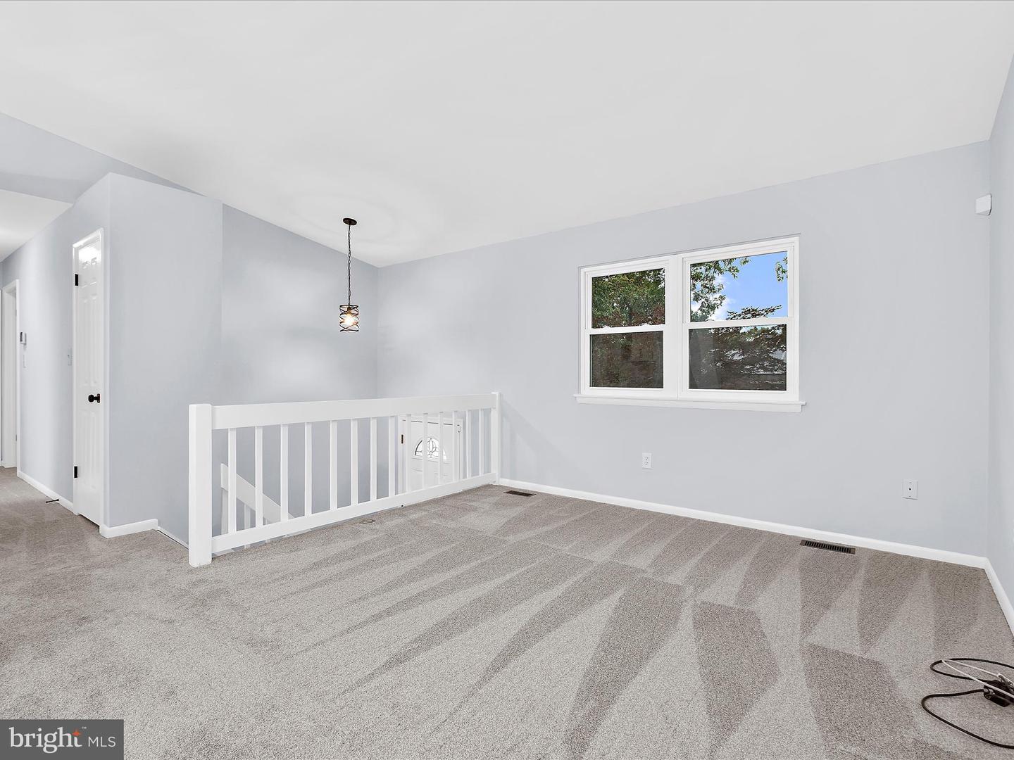 130 Clarence Ave Property Photo 4
