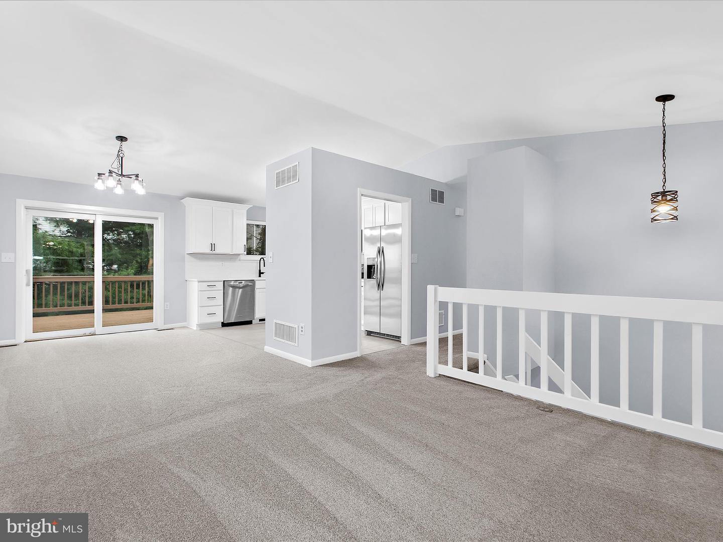 130 Clarence Ave Property Photo 8