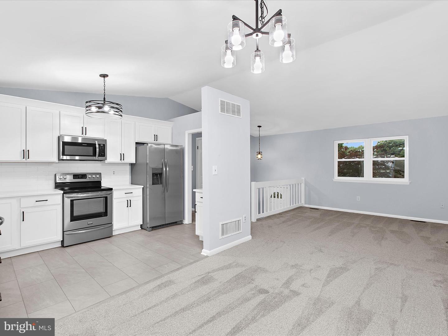 130 Clarence Ave Property Photo 10
