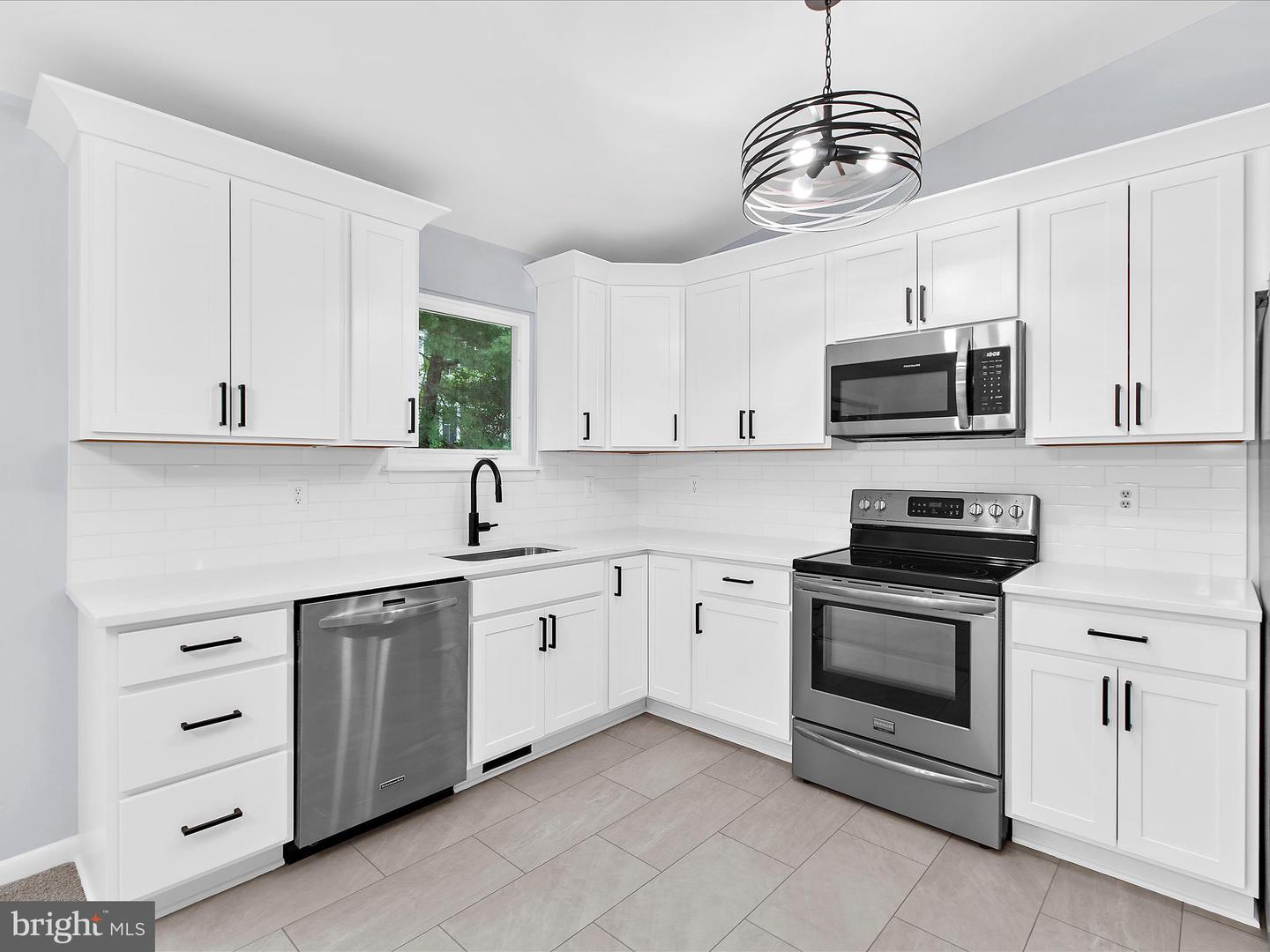 130 Clarence Ave Property Photo 14