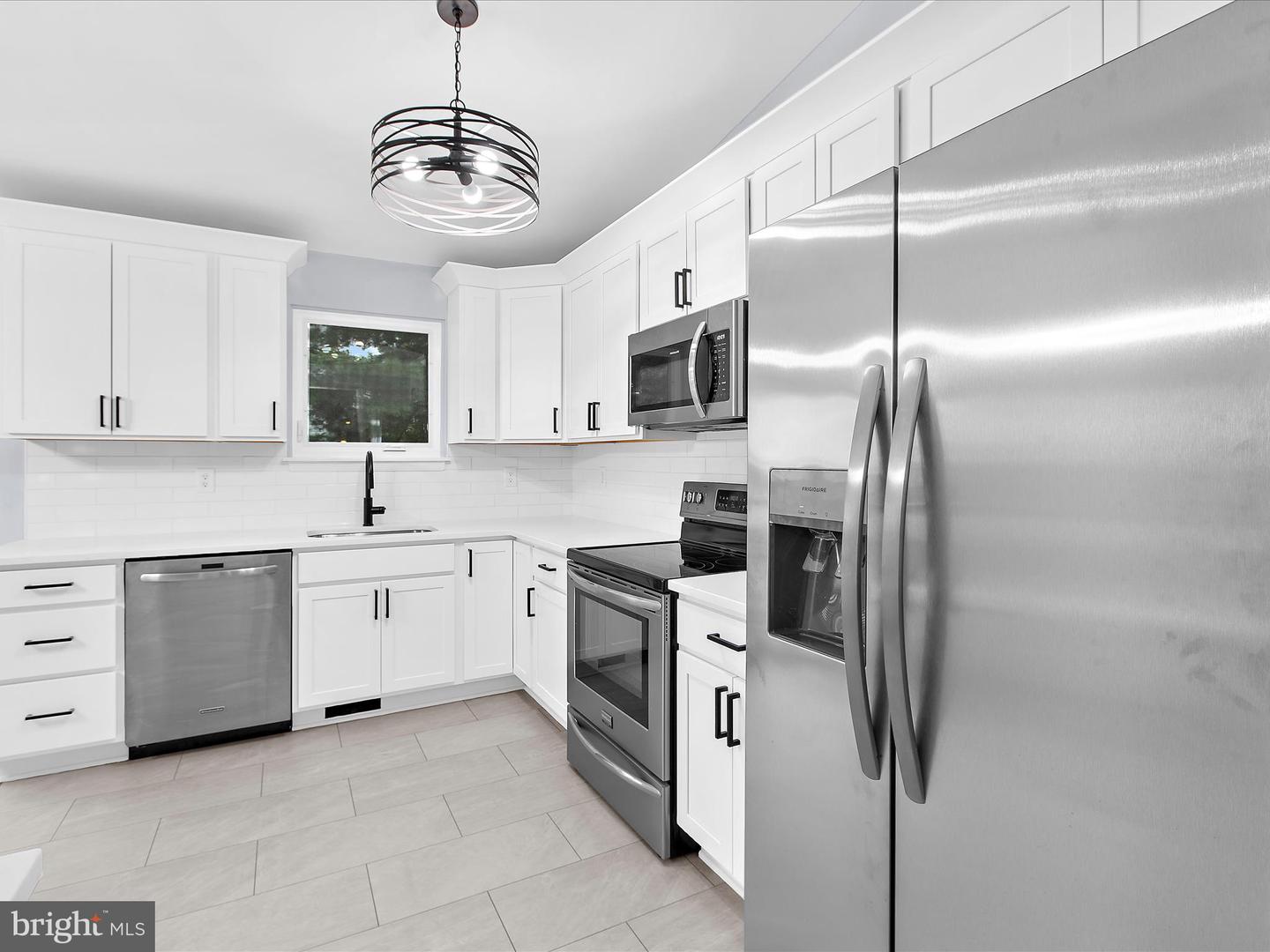 130 Clarence Ave Property Photo 15