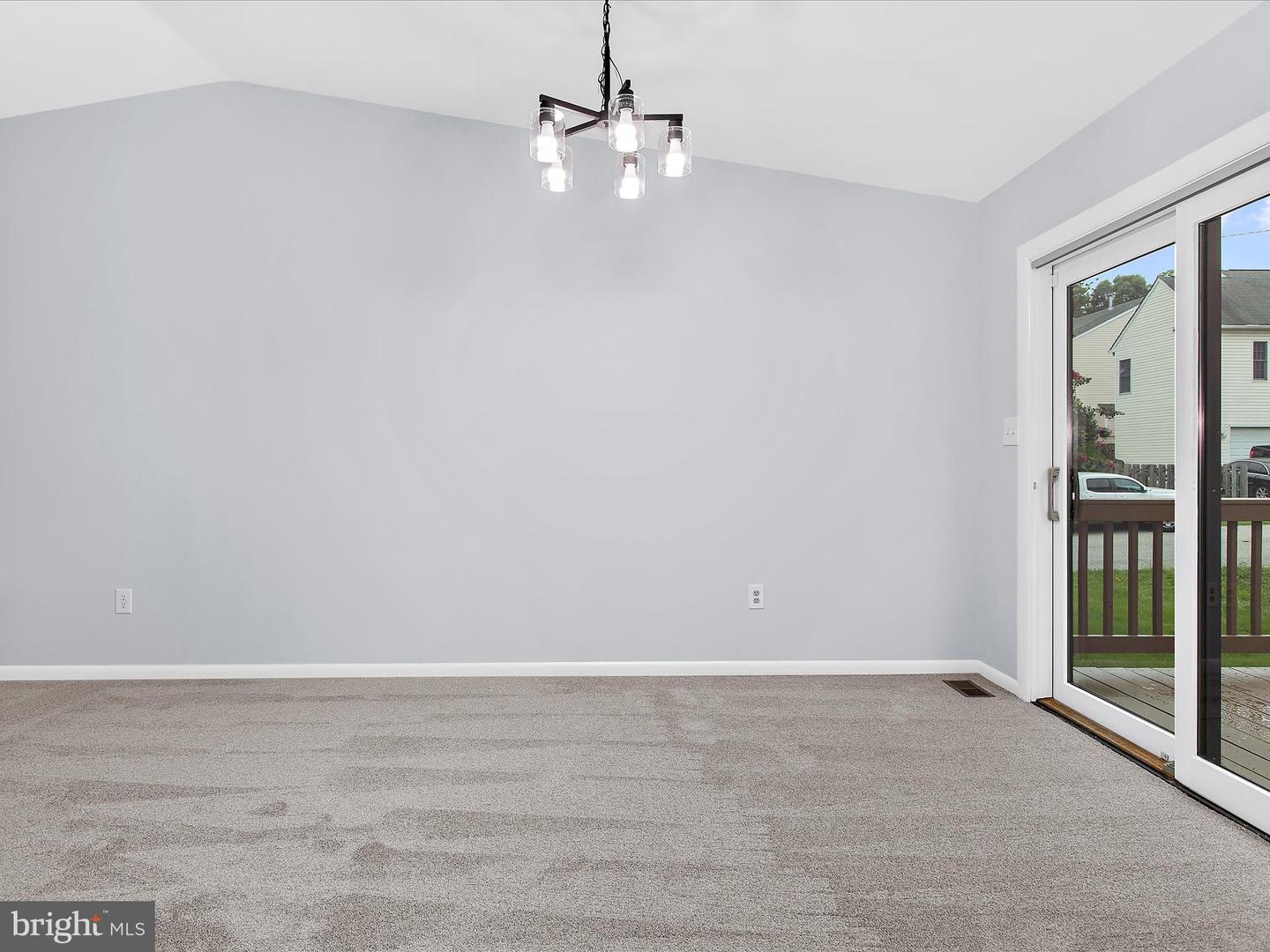 130 Clarence Ave Property Photo 16