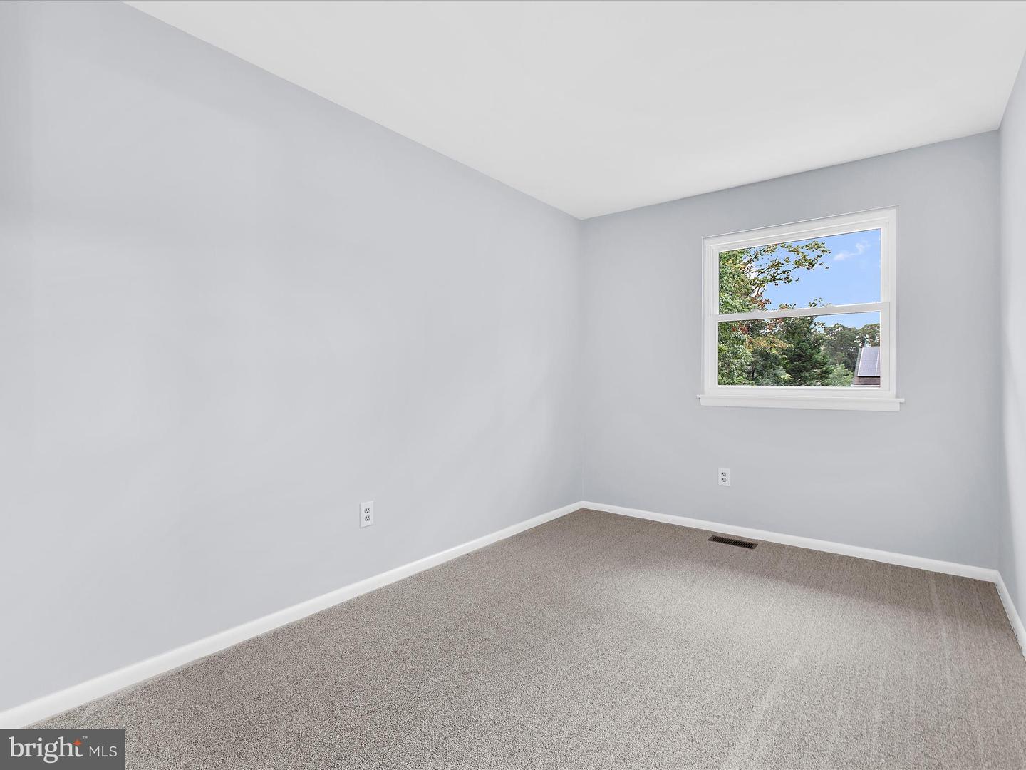 130 Clarence Ave Property Photo 19