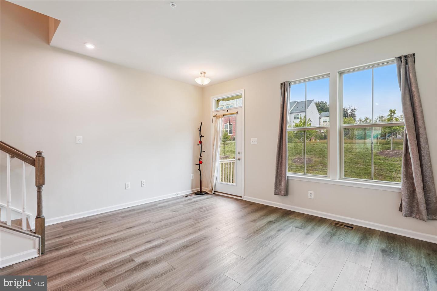 3745 Cedar Mountain Way Property Photo 5