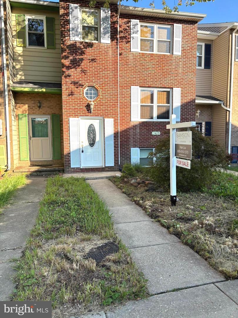 2435 Vineyard Ln Property Photo 1