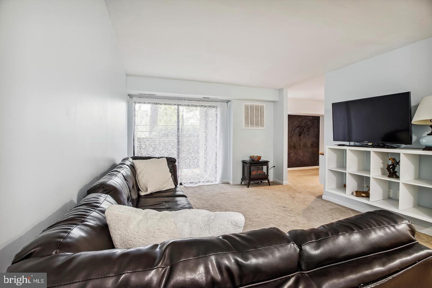 21 SILVERWOOD CIR #4 Property Photo 1