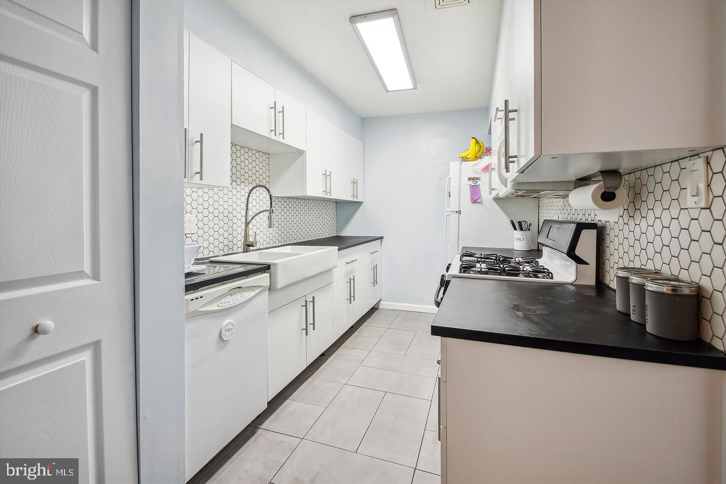 21 Silverwood Cir #4 Property Photo 3