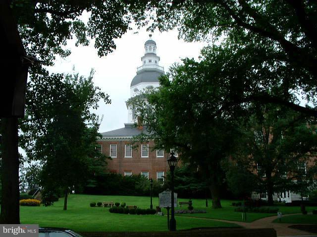 68 State Circle Property Photo 3