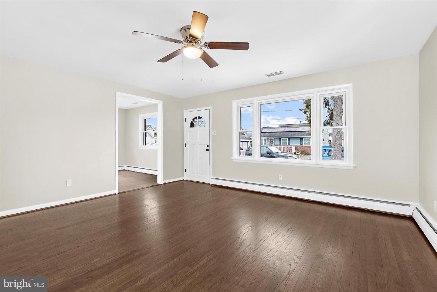 8421 Spring Rd Property Photo 6