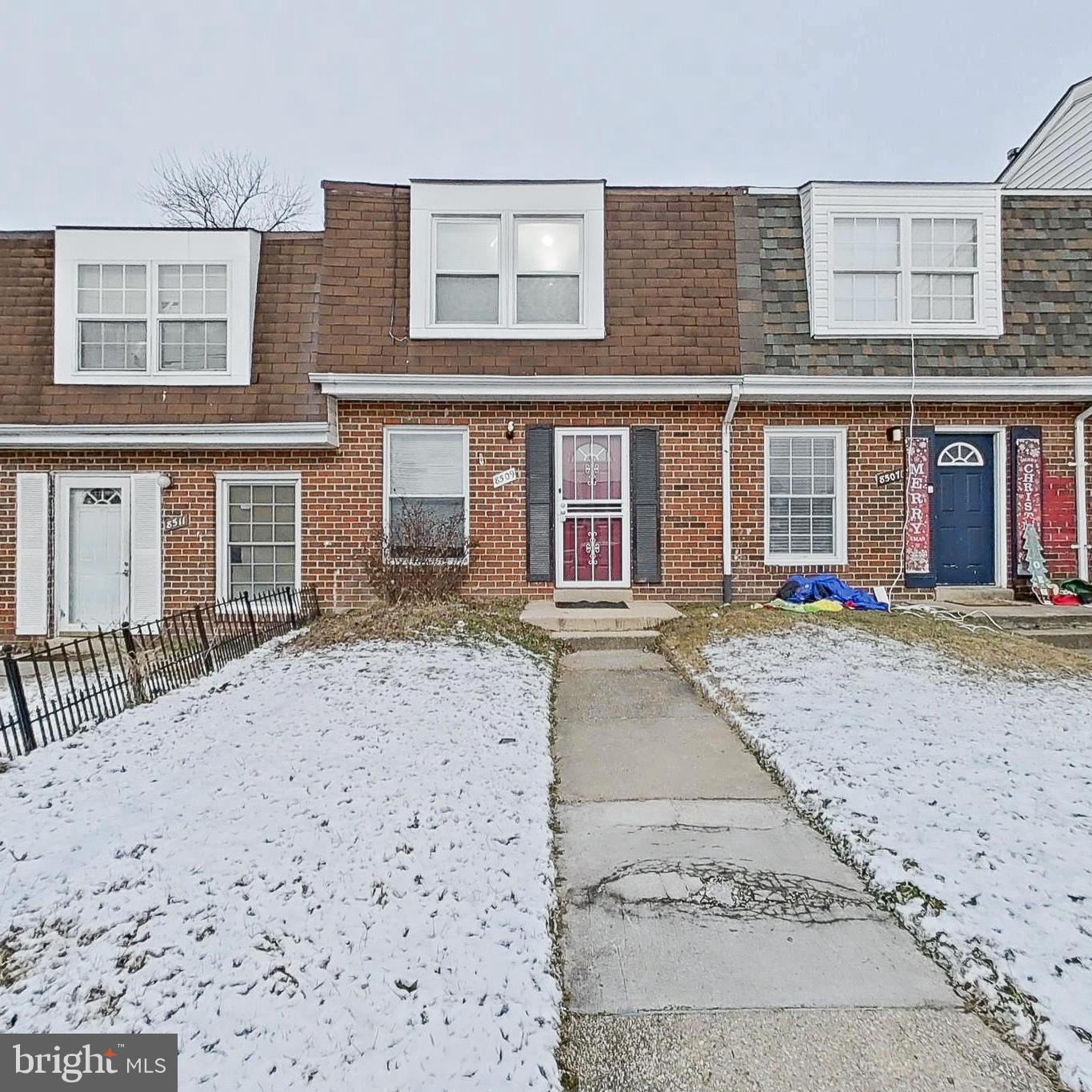 8509 Pioneer Dr Property Photo 1