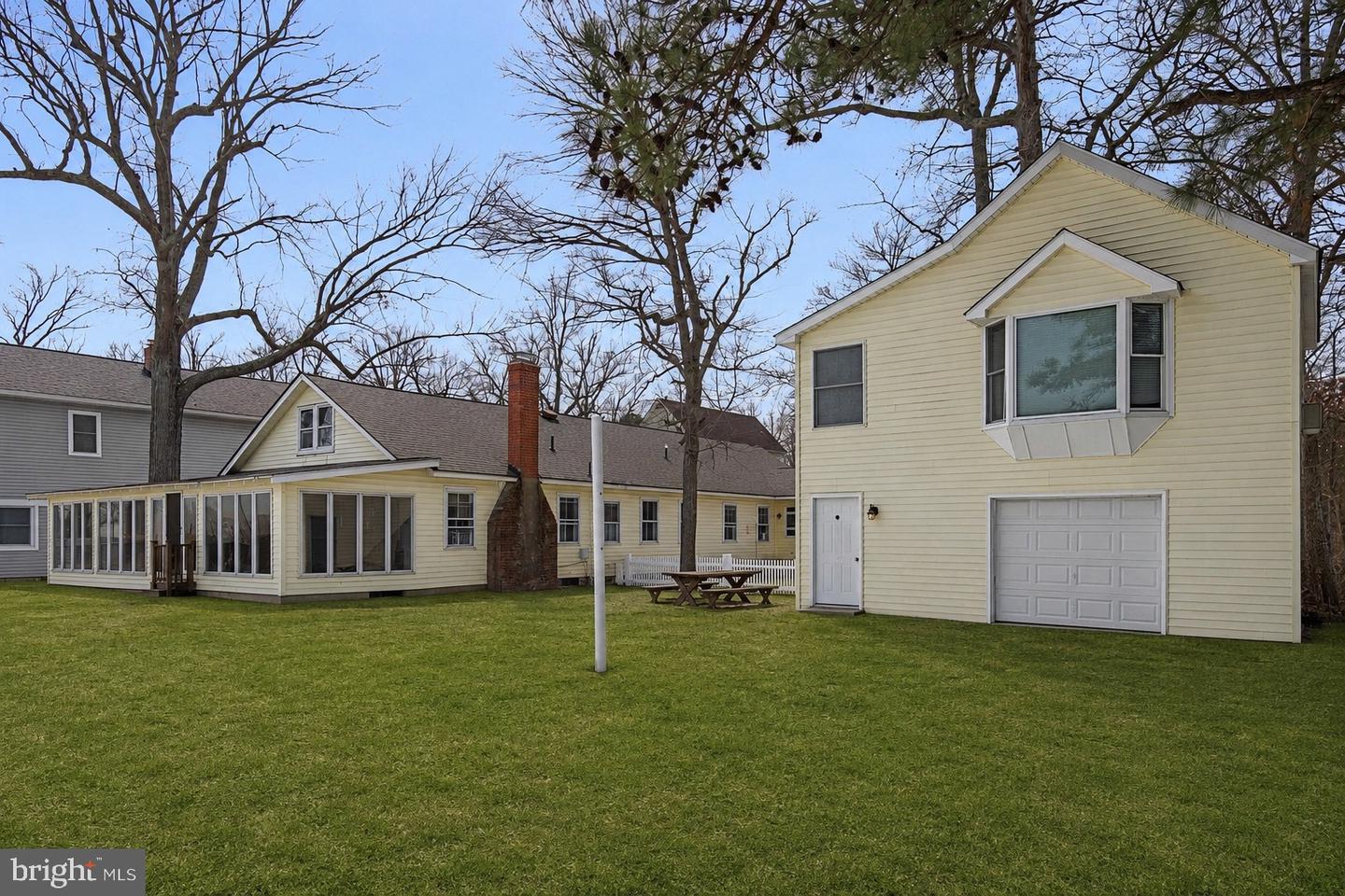 852 Bay Front Ave Property Photo 6