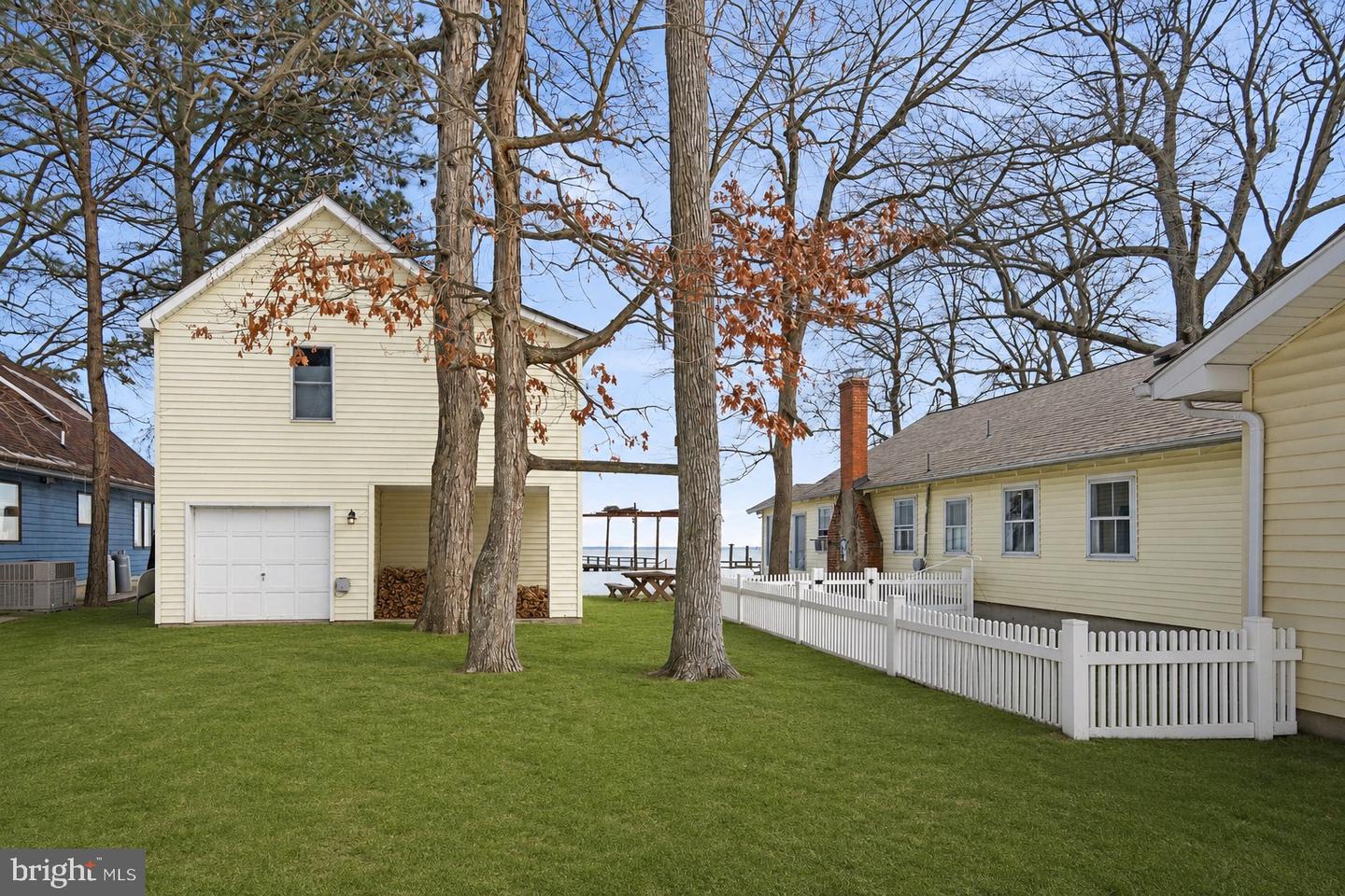 852 Bay Front Ave Property Photo 11