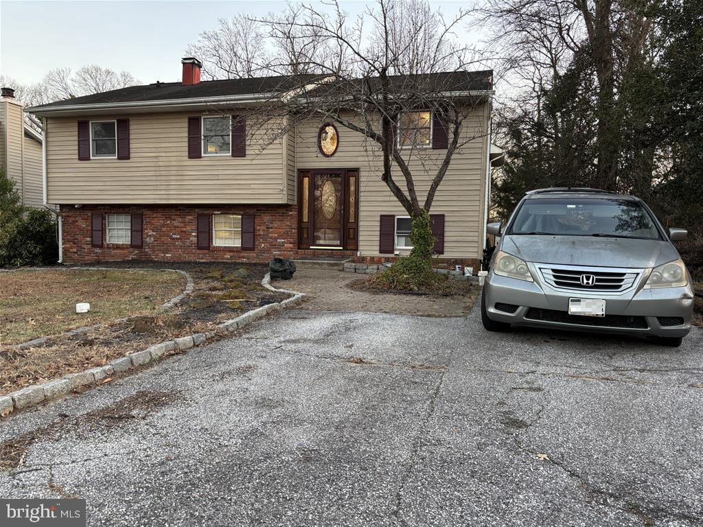 1079 Omar Dr Property Photo 2
