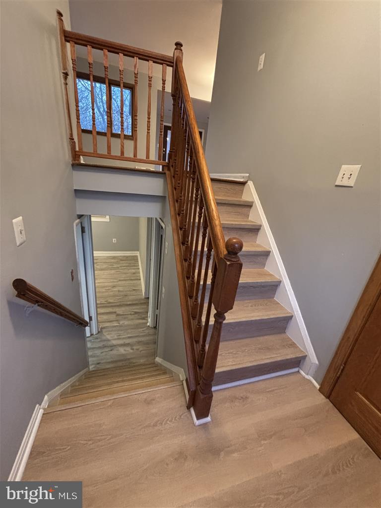 1079 Omar Dr Property Photo 4