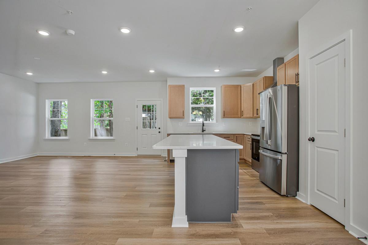 1225 Juniper St Property Photo 9