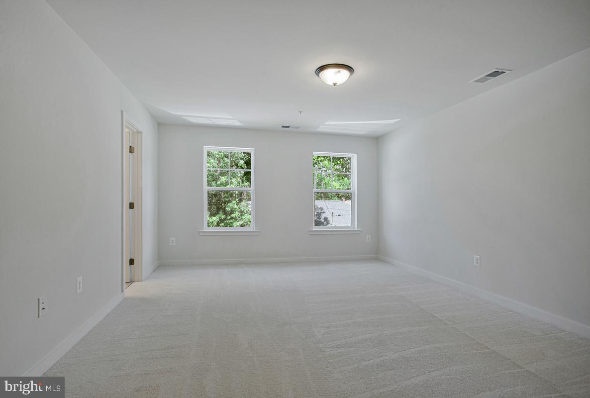 1225 Juniper St Property Photo 17