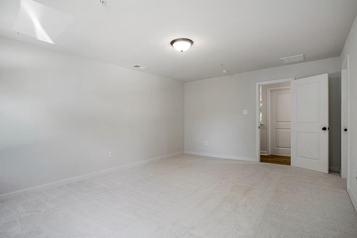 1225 Juniper St Property Photo 21