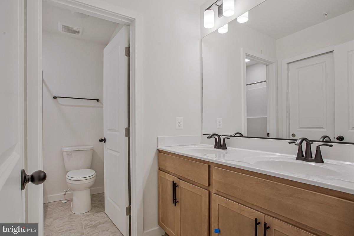 1225 Juniper St Property Photo 28