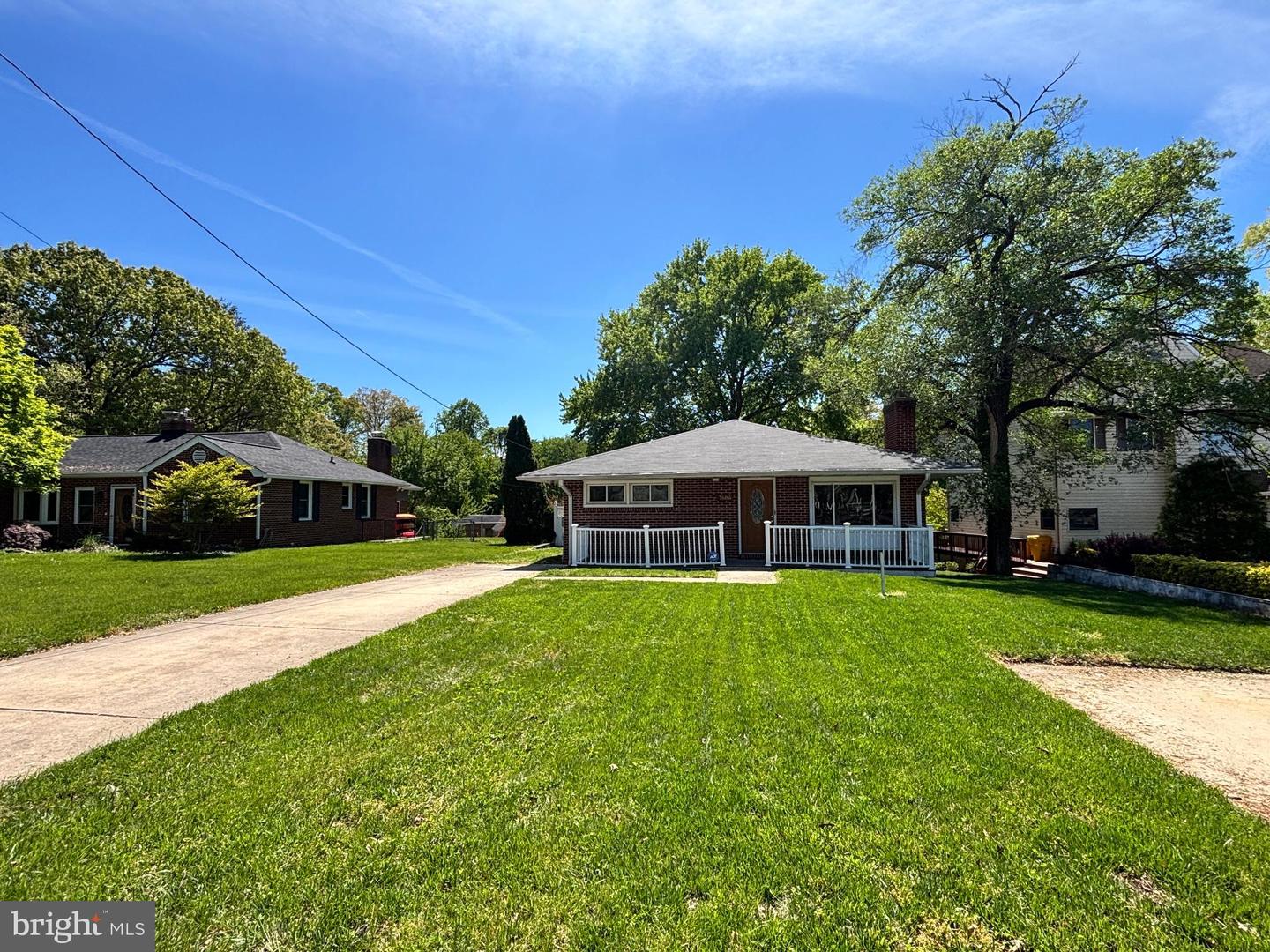 7686 Briar Ln Property Photo 9