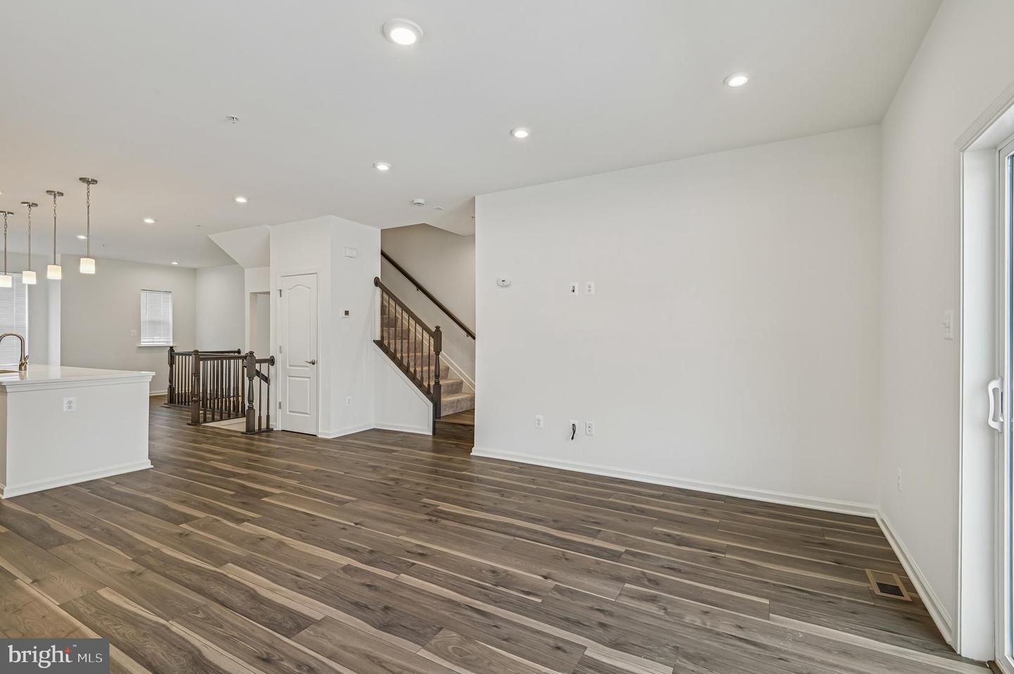 1646 Aster Ln Property Photo 10