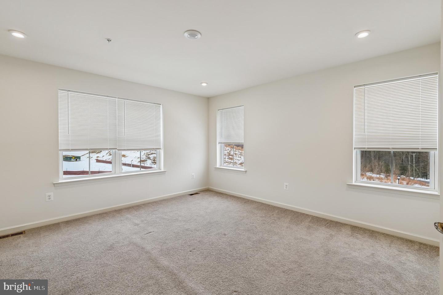 1646 Aster Ln Property Photo 16