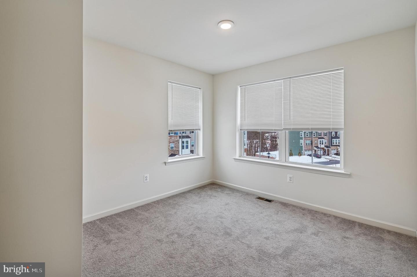 1646 Aster Ln Property Photo 23